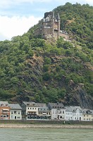  Burg Katz above St. Goarshausen, on the opposite bank from St. Goar.