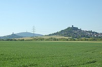  The castle ruins on the right is called Gleiberg while the ruins on the left is called Vetzberg.