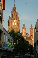  One last look at the Mainz cathedral as we search for somewhere to have dinner.